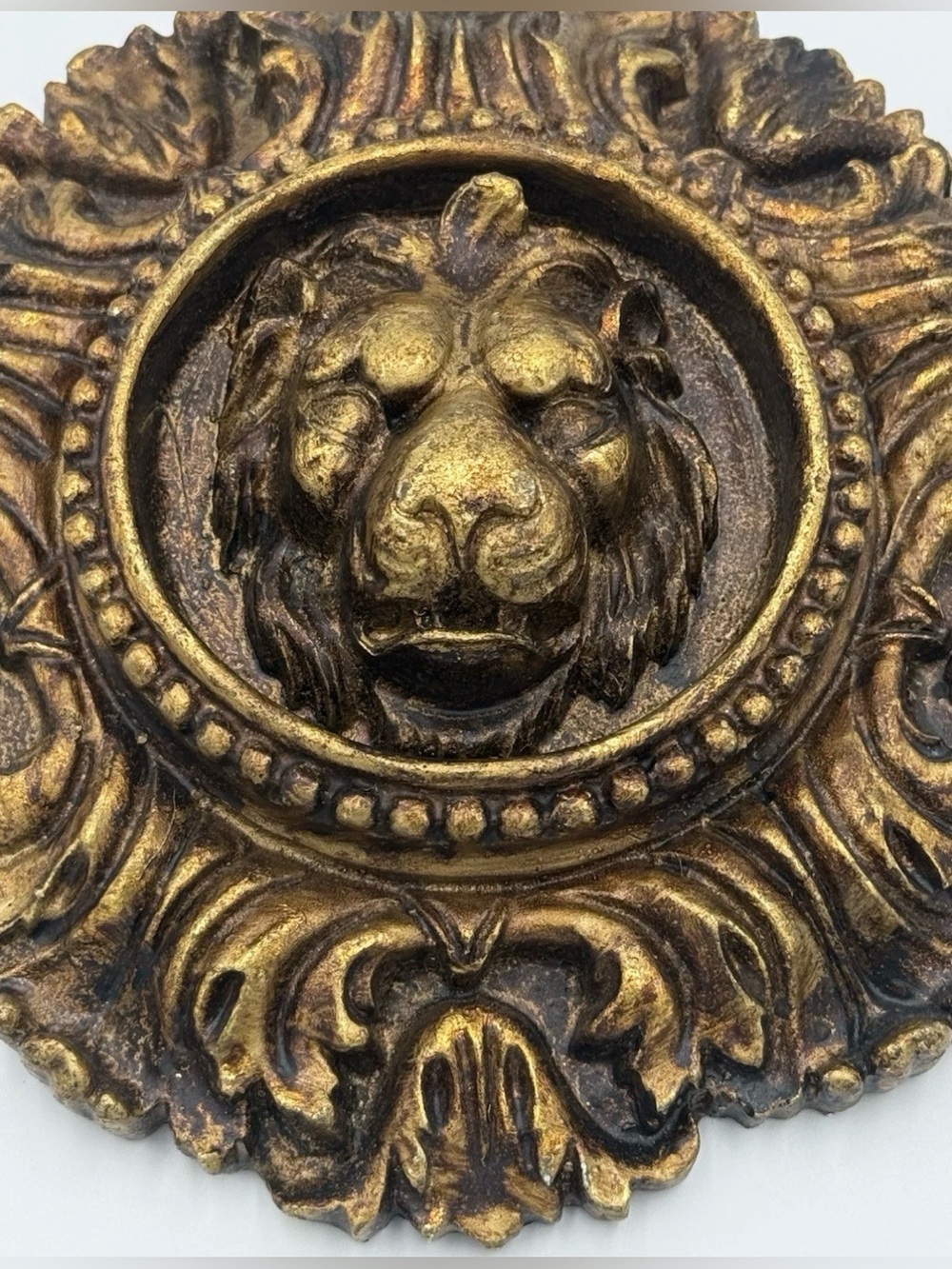 Vintage Lion Neoclassical Rondel Wall Plaque Bronze Coloring Gold Faux Finish - Picture 3 of 8